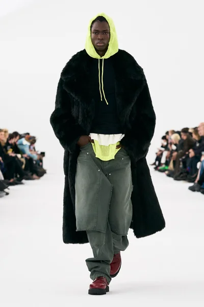 Look 13